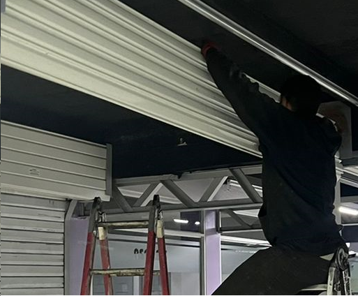 servicio 24 horas - Cortinas y Portones CR -