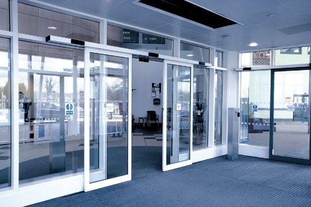puertas automáticas - Cortinas y Portones CR -