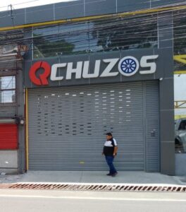 Cortinas Con Perforado Ovalado